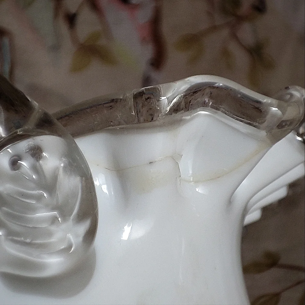 FENTON Silvercrest Silver Crest Ruffled Edge Glass Easter Bridal Basket *FLAW*